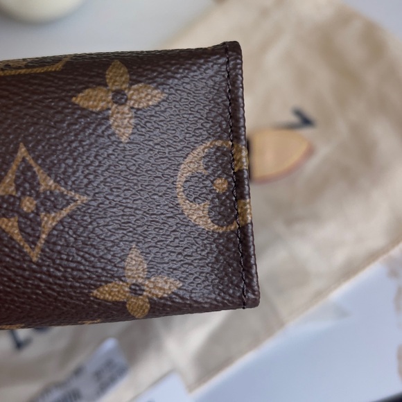 SOLD-Authentic louis vuitton Toiletry Pouch 26 ONLY Pink Monogram - Picture 14 of 14